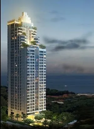 Luxury Beachfront Apartment Sea View